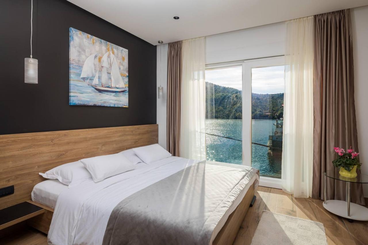 Beachfront Luxury Villa Vinišće Exteriör bild