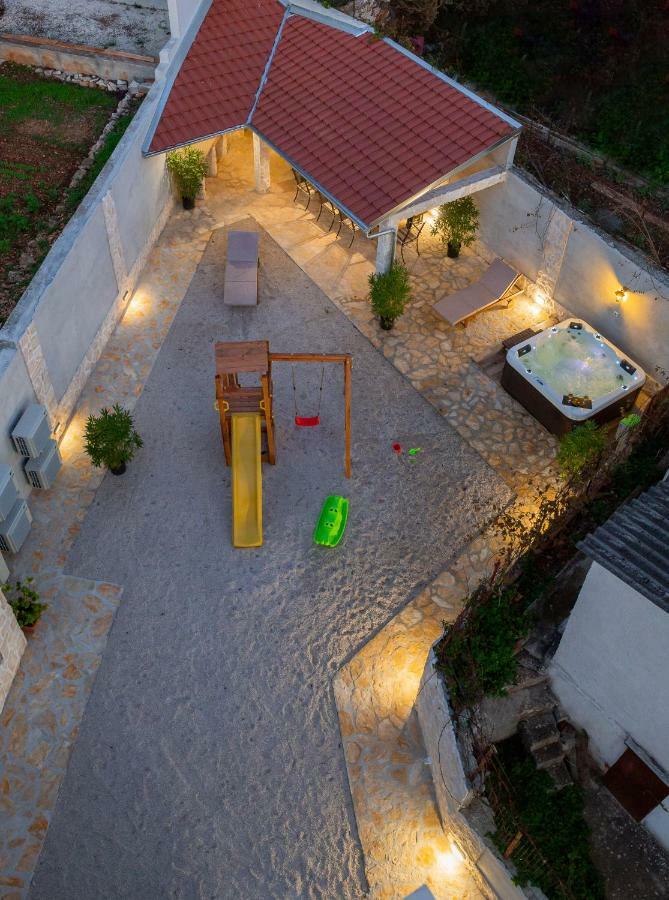 Beachfront Luxury Villa Vinišće Exteriör bild